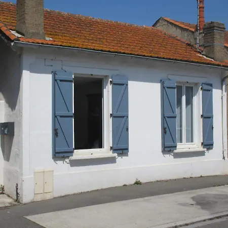Dom wakacyjny Maison T4 Avec Cour, Proche Centre Et Plage, - Equipee, Calme Et Confort - Fr-1-92-892
